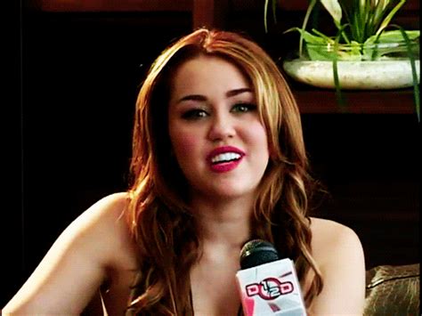 miley cyrus naked gif|Sexy Miley Cyrus GIFs .